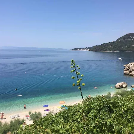 Lasta Villa *