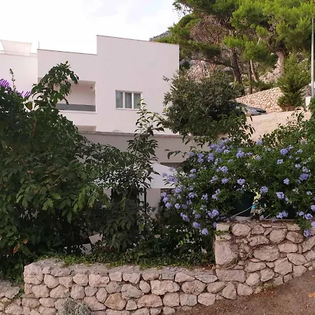 Lasta Villa